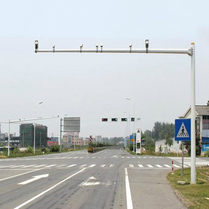 道路監控立桿